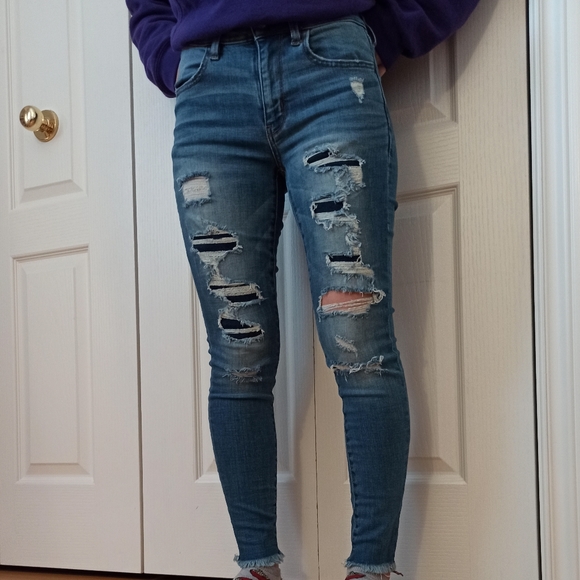 High-rise American Eagle Ripped Jeggings - Picture 5 of 6